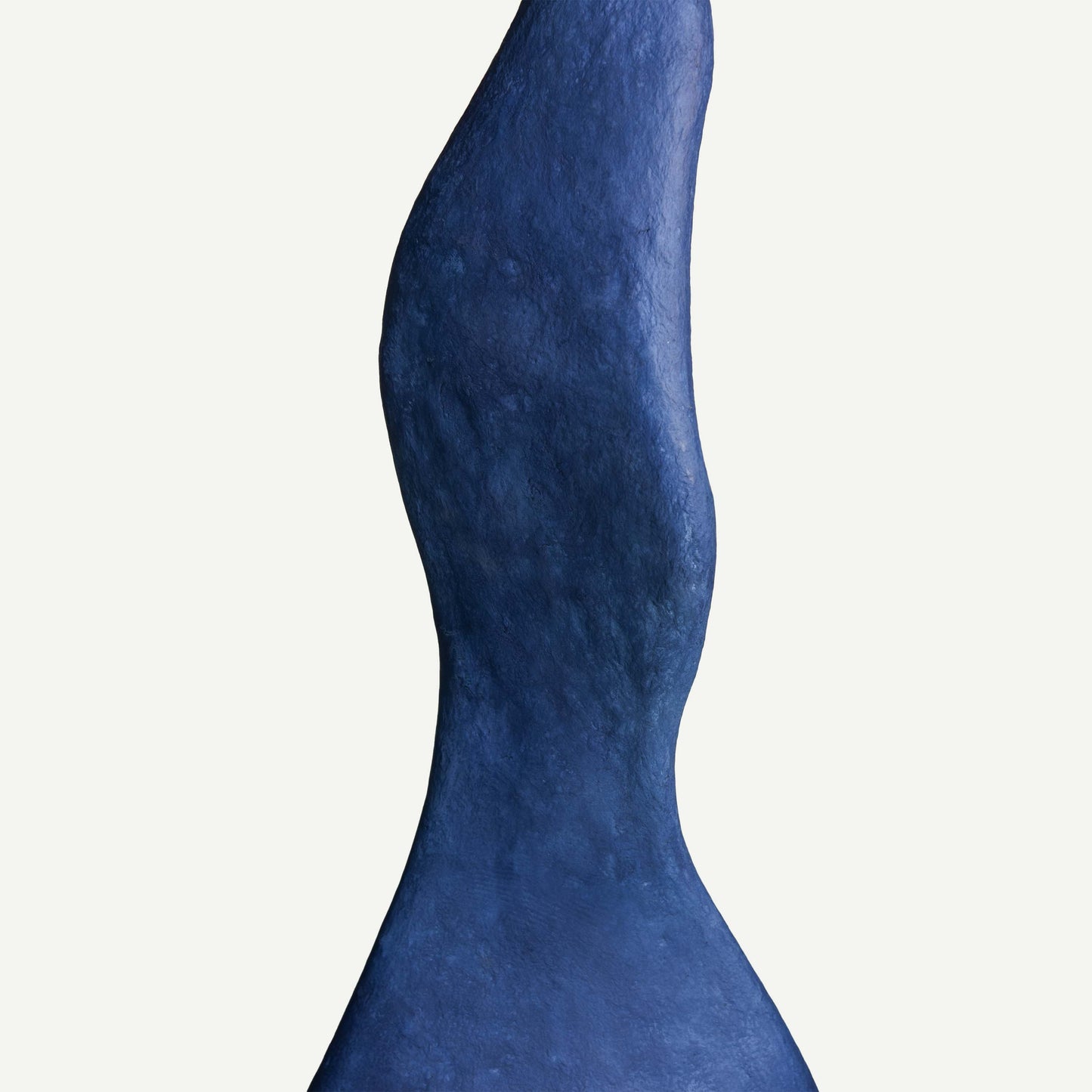 AZURE TOTEM 45(長) x 49(幅) x 175(高)