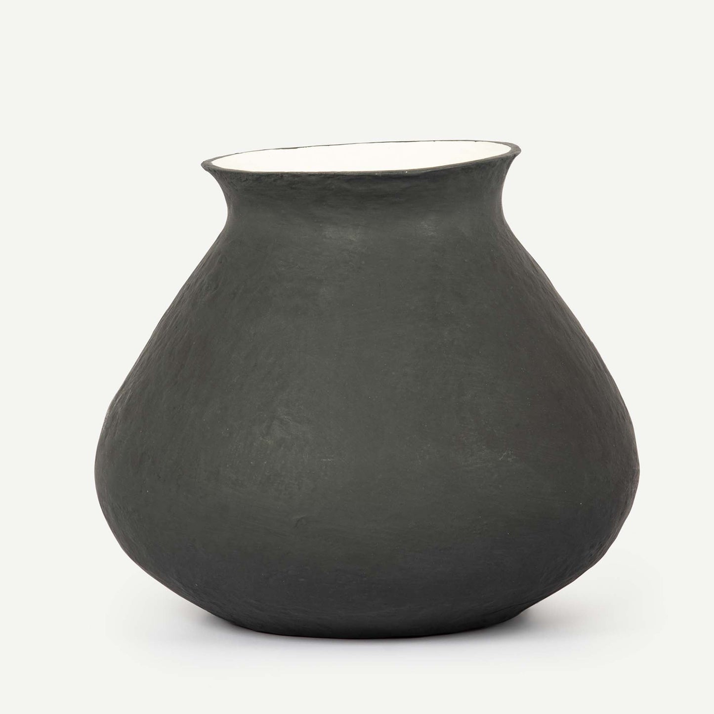 ROTUND NOIR VASE 22.9(長さ) x 22.9(幅) x 25.9(高さ); 直径: 22.9