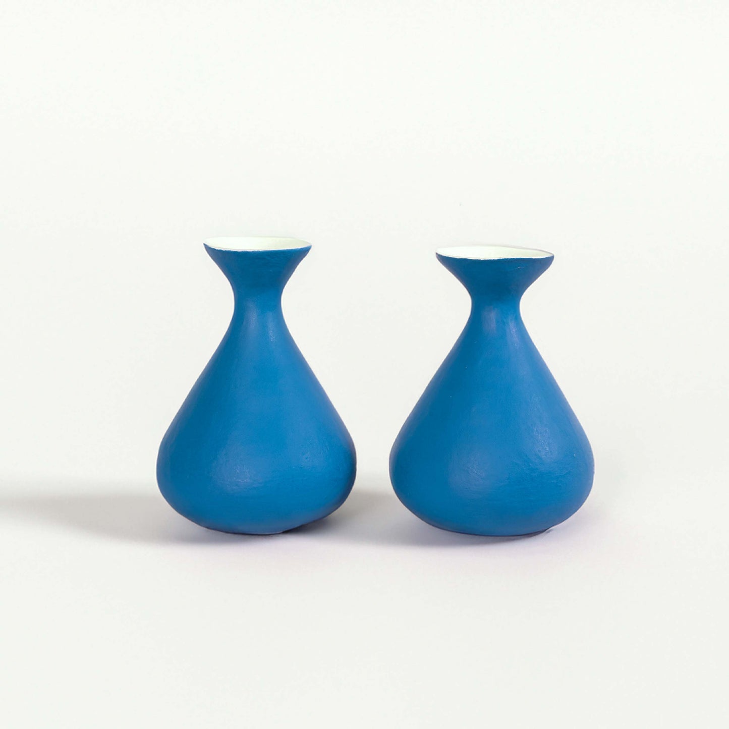 COBALT VASES 18.6(長さ) x 18.6(幅) x 26.1(高さ)