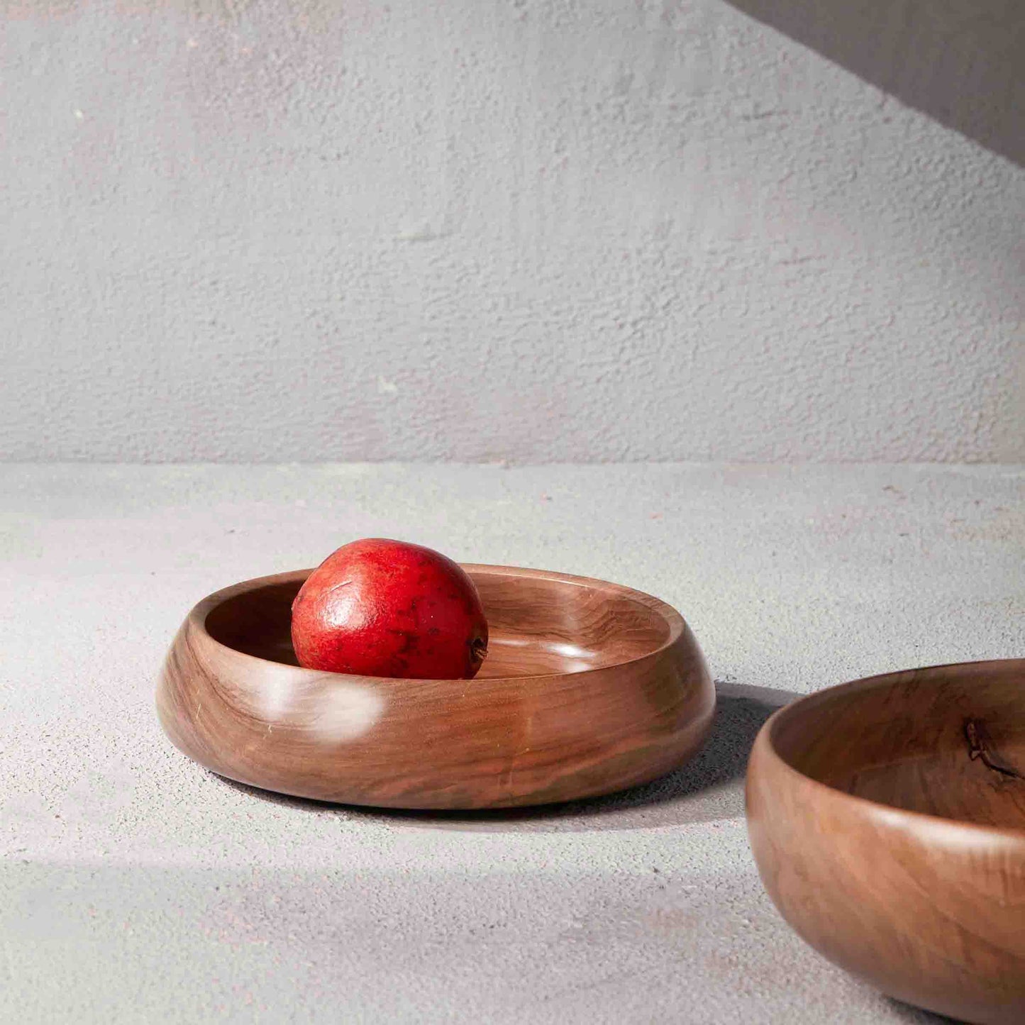KAMAL WOODEN BOWL 25.7(長さ) x 25.7(幅) x 6.4(高さ); 直径: 25.7