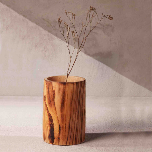 STOUT WOODEN VASE 17.1(L) x 17.1(B) x 25.6(H); 直径: 17.1