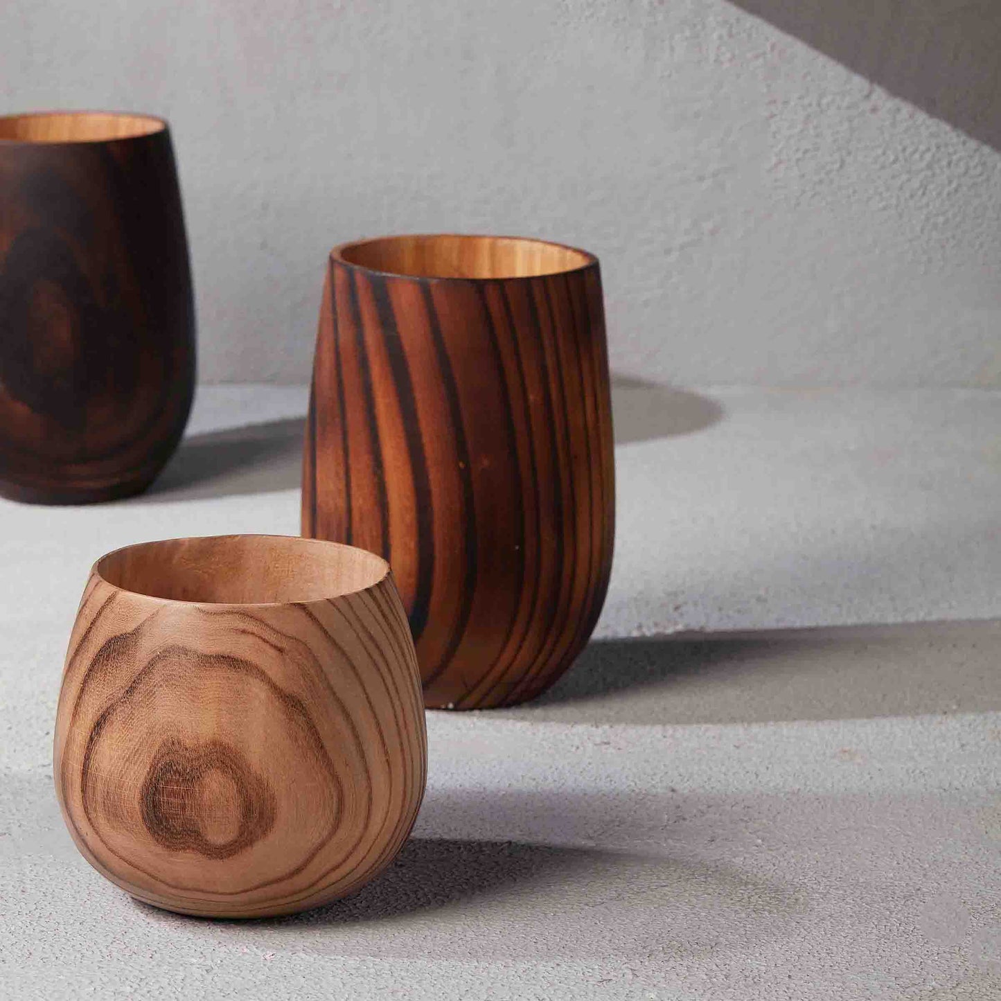 SKITTLE WOODEN VASE 14.6(L) x 14.6(B) x 13.1(H); 直径: 14.6