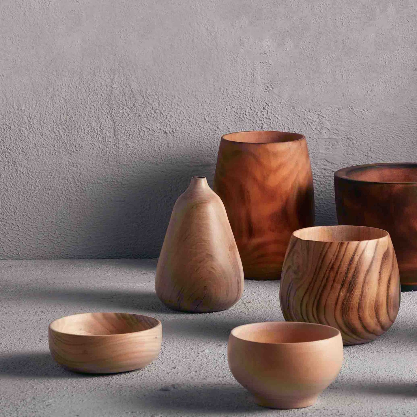 SKITTLE WOODEN VASE 14.6(L) x 14.6(B) x 13.1(H); 直径: 14.6