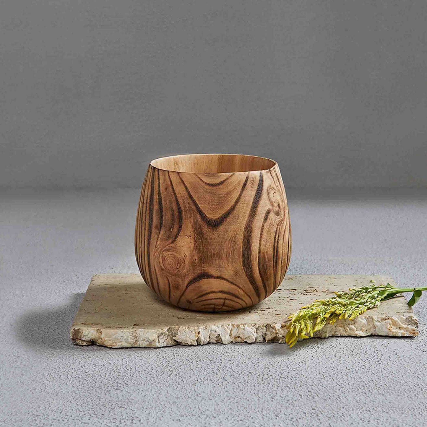 SKITTLE WOODEN VASE 14.6(L) x 14.6(B) x 13.1(H); 直径: 14.6