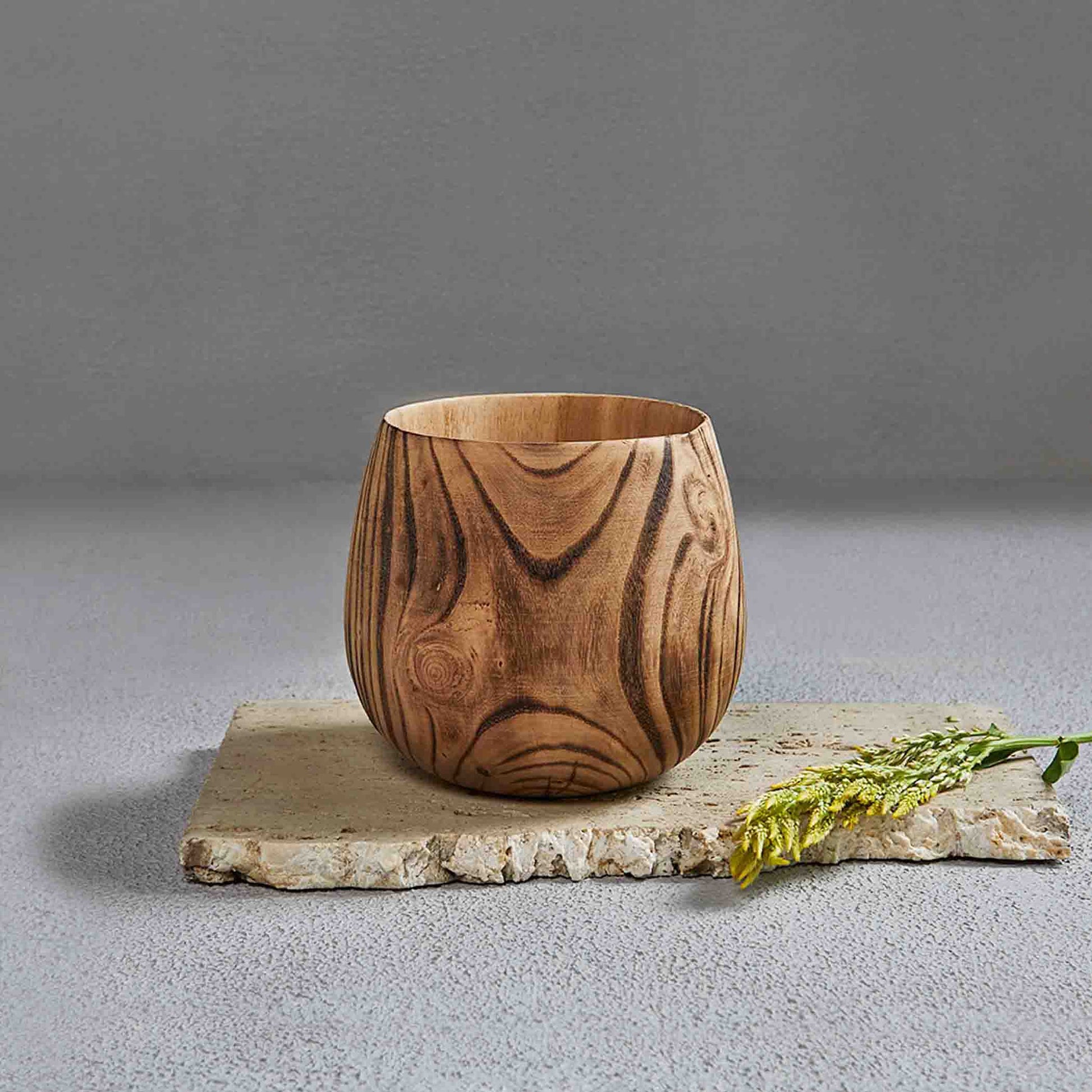 SKITTLE WOODEN VASE 14.6(L) x 14.6(B) x 13.1(H); 直径: 14.6