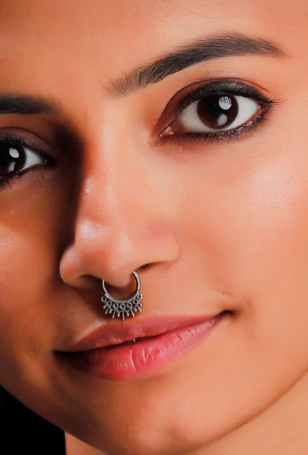 Black Intricate Motif Septum タイプ ノンホール（クリップ式）