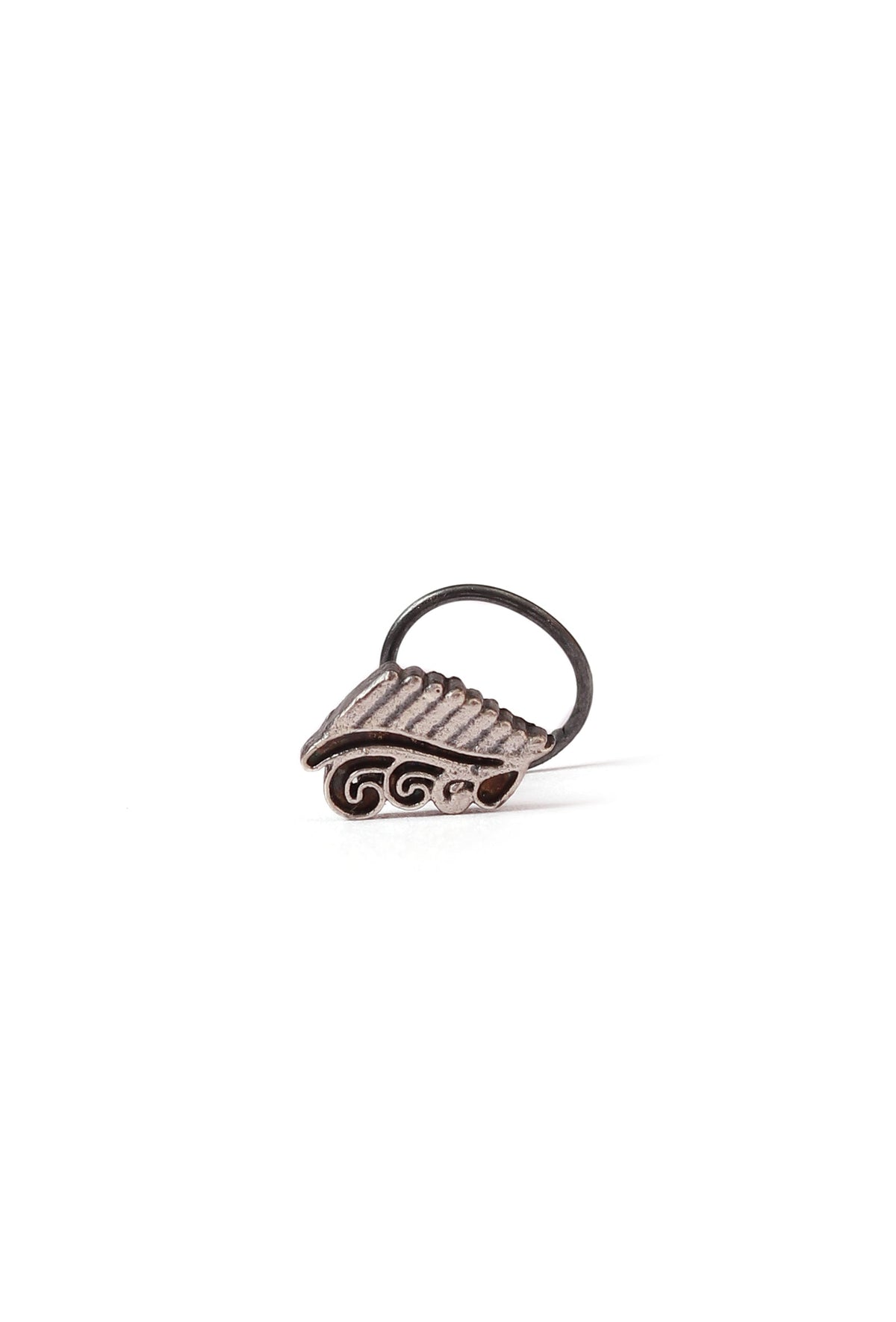 Intricate Brass Leaf Nose Pin タイプ ピアス