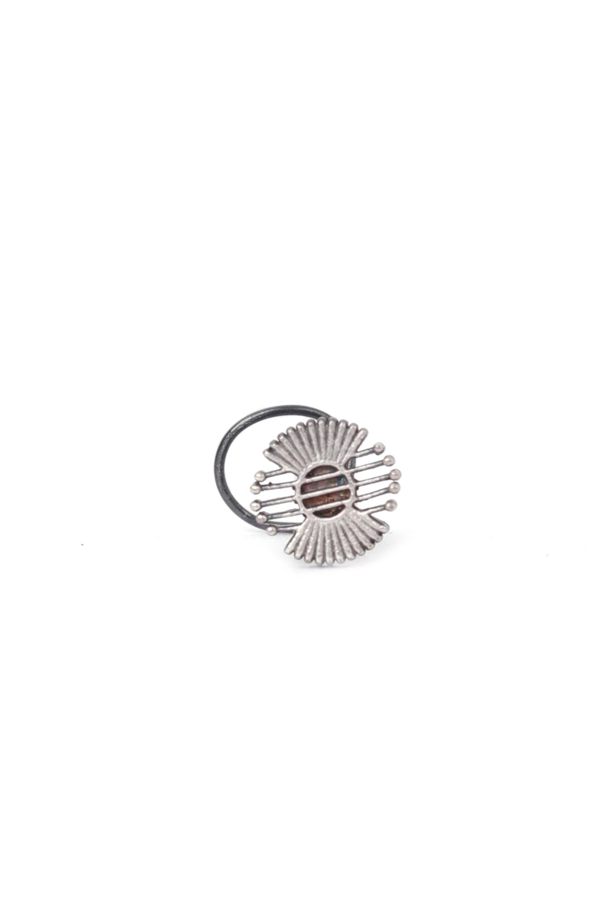 Intricate Motif Brass Nosepin タイプ ピアス