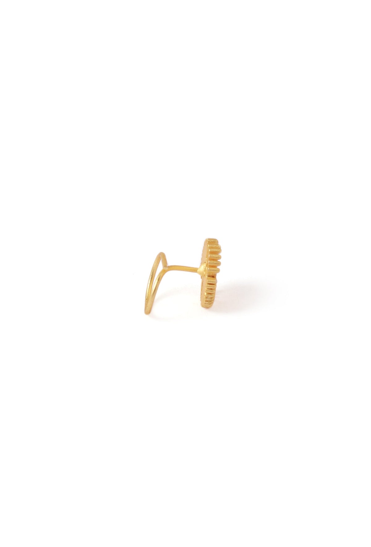 Intricate Gold Motif Brass Nosepin タイプ ピアス