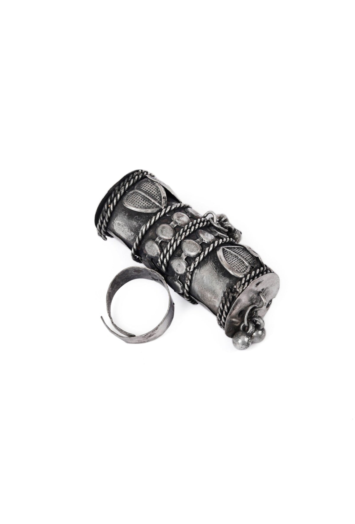 Silver Look Like Designer Lightweight Adjustable Cylindrical Drum Shaped Size Partywear Ring