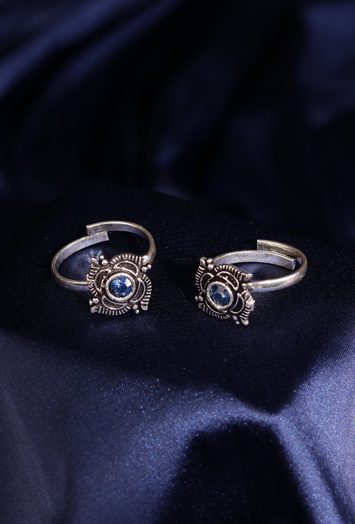 Topaz German Silver Adjustable Toe Ring