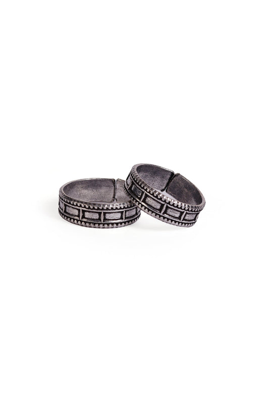 Ojasvi Elegant German Silver Adjustable Toe Ring