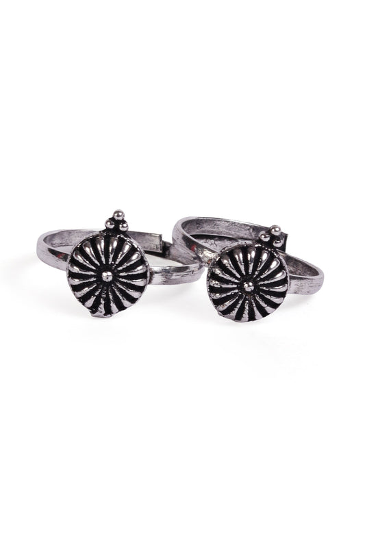 Hridaya German Silver Adjustable Toe Ring