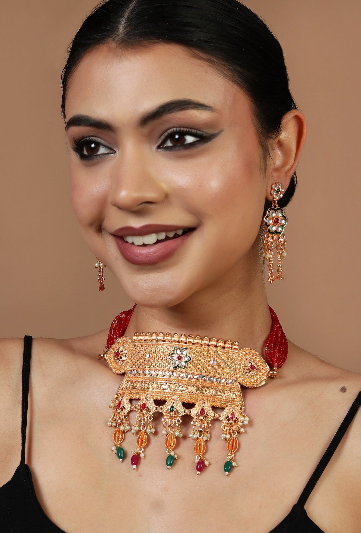 Kanak Ratna Gulbandh Necklace