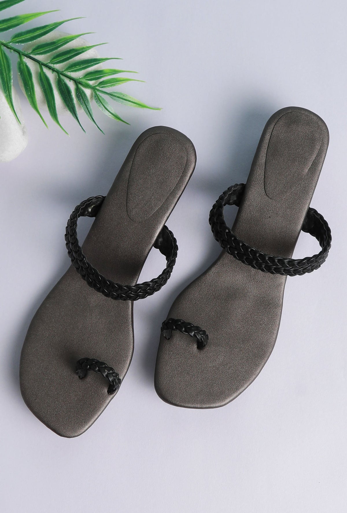Ice Grey Knotted Cruelty Free Leather Sandals サイズ EU38