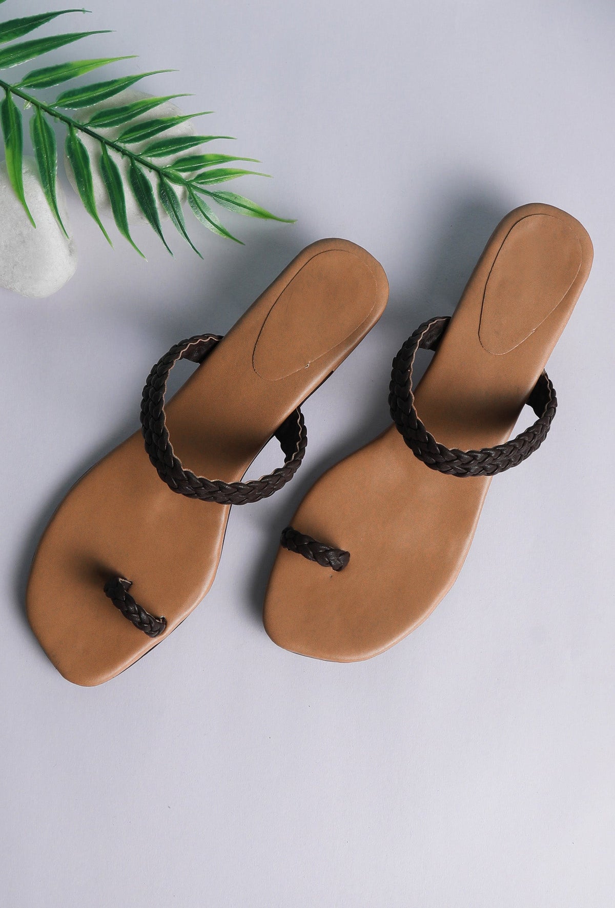 Classic Black Knotted Cruelty Free Leather Sandals サイズ EU42