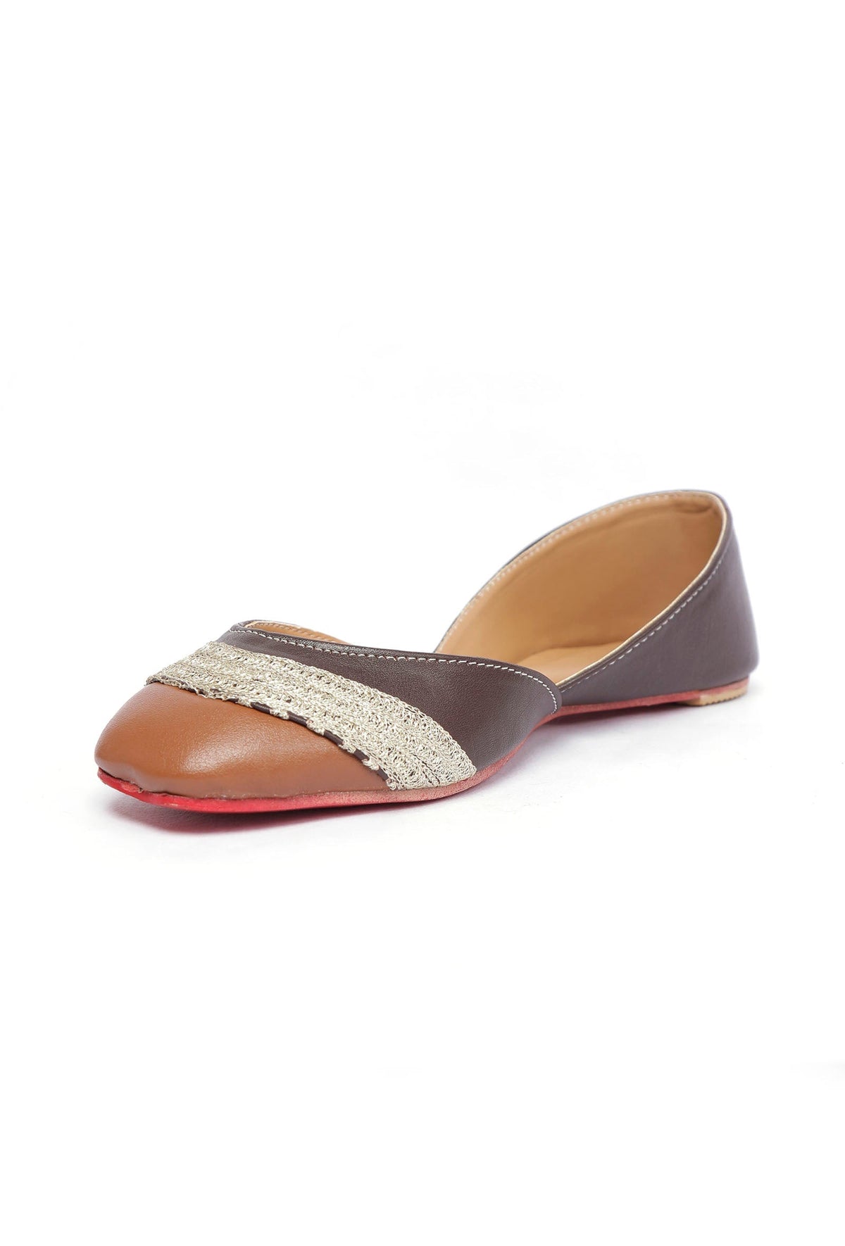 Caramel Beige Embroidered Cruelty-Free Leather Juttis サイズ EU38