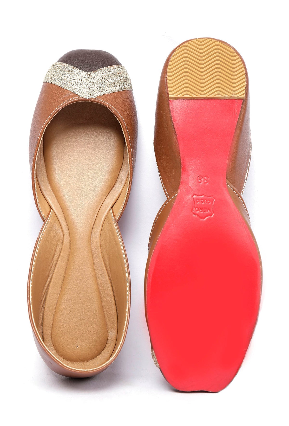 Coffee Brown Embroidered Cruelty-Free Leather Juttis サイズ EU37