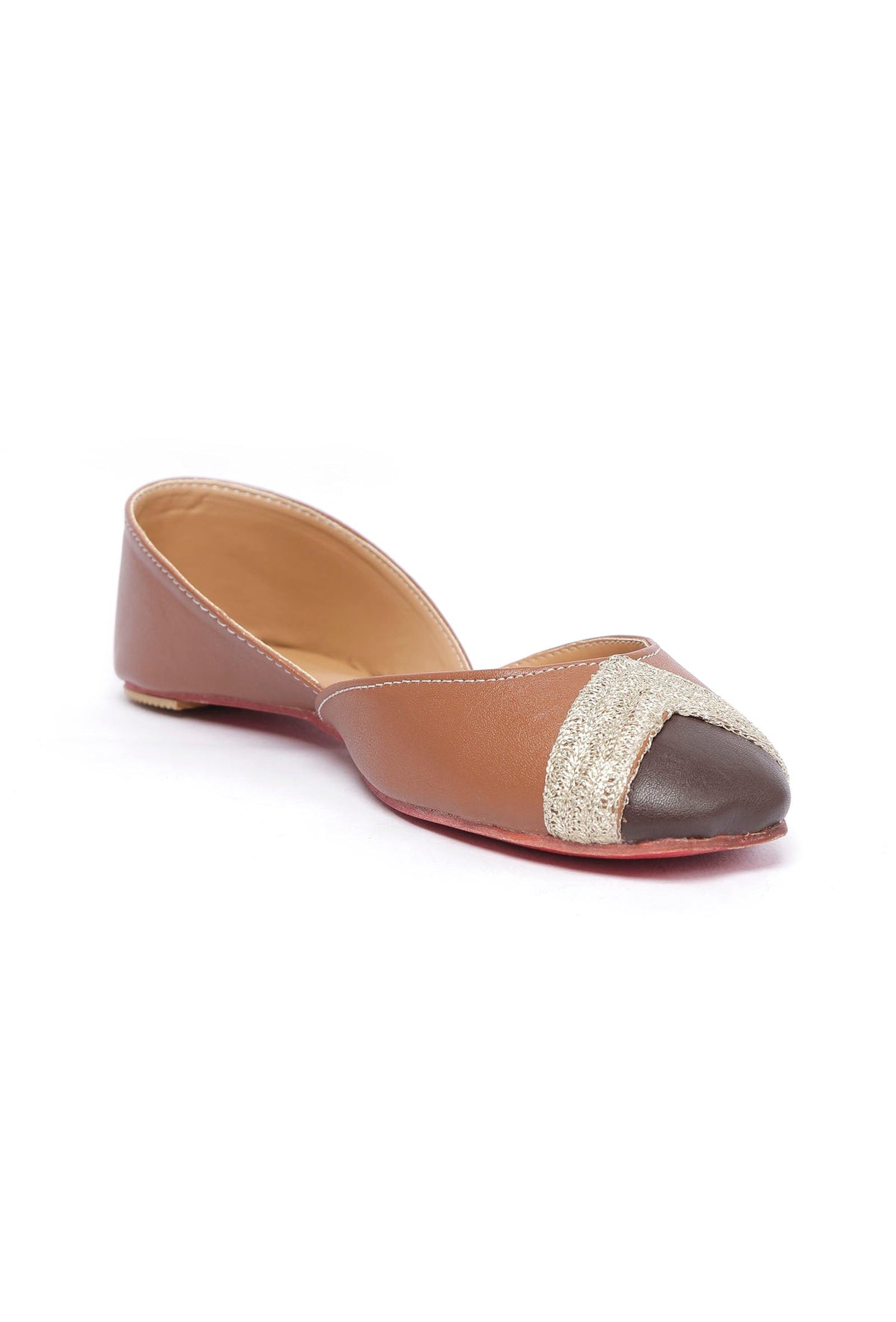 Coffee Brown Embroidered Cruelty-Free Leather Juttis サイズ EU37
