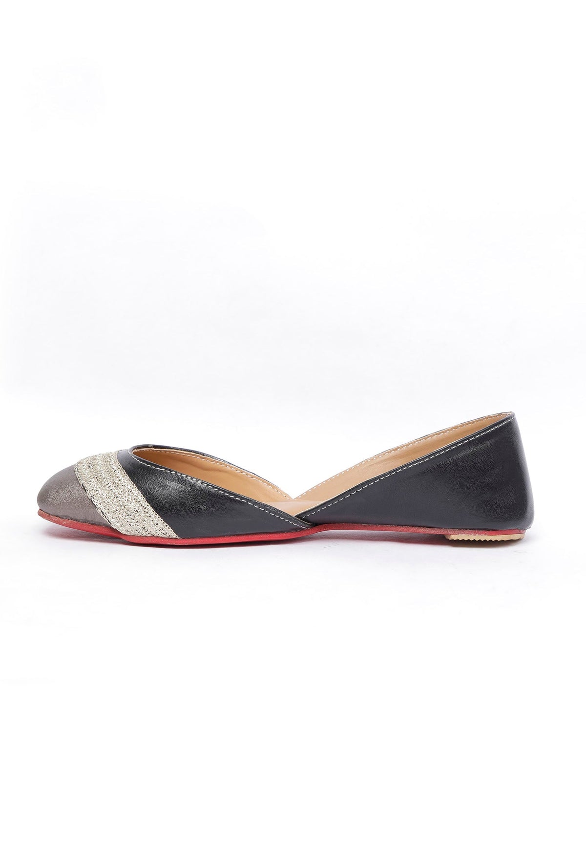 Silver Embroidered Cruelty-Free Leather Juttis サイズ EU40