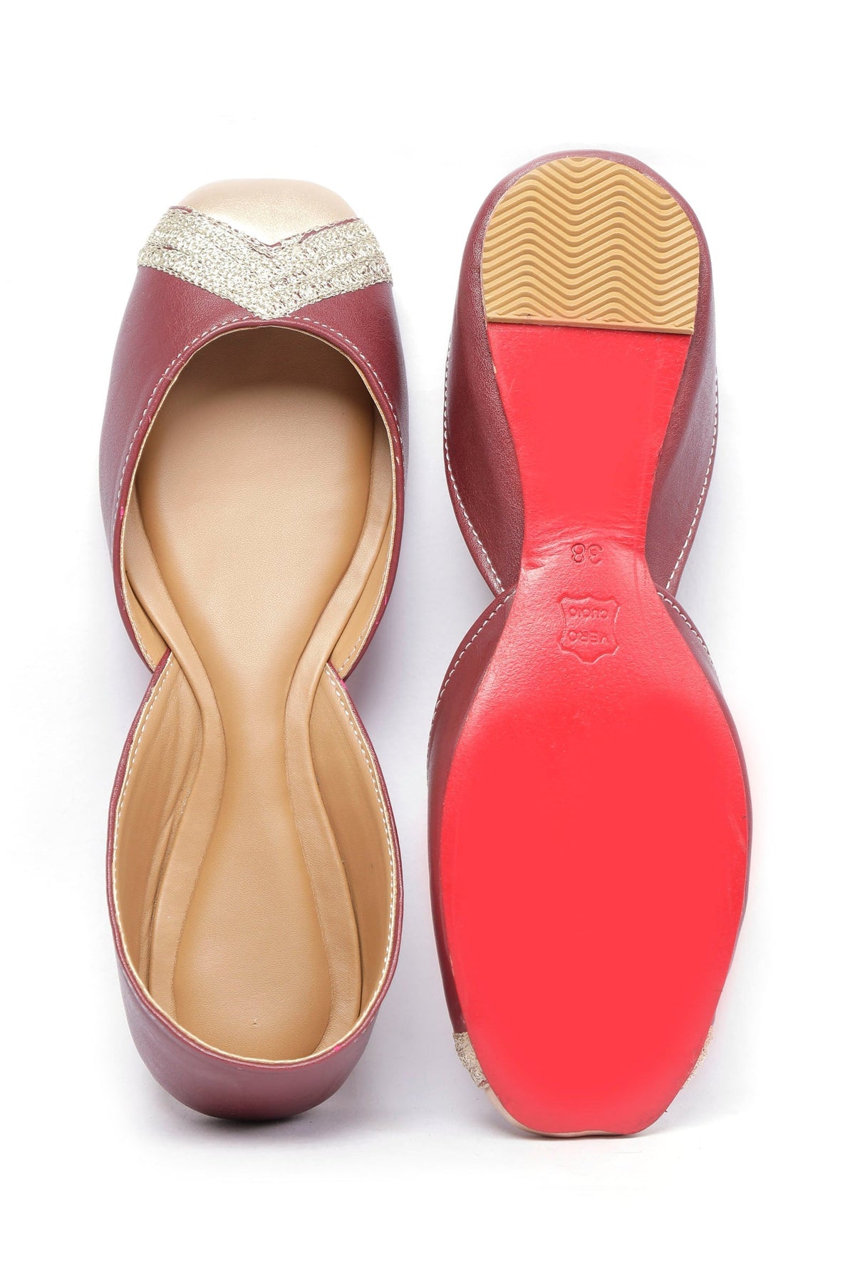 Caramel Red Embroidered Cruelty-Free Leather Juttis サイズ EU37
