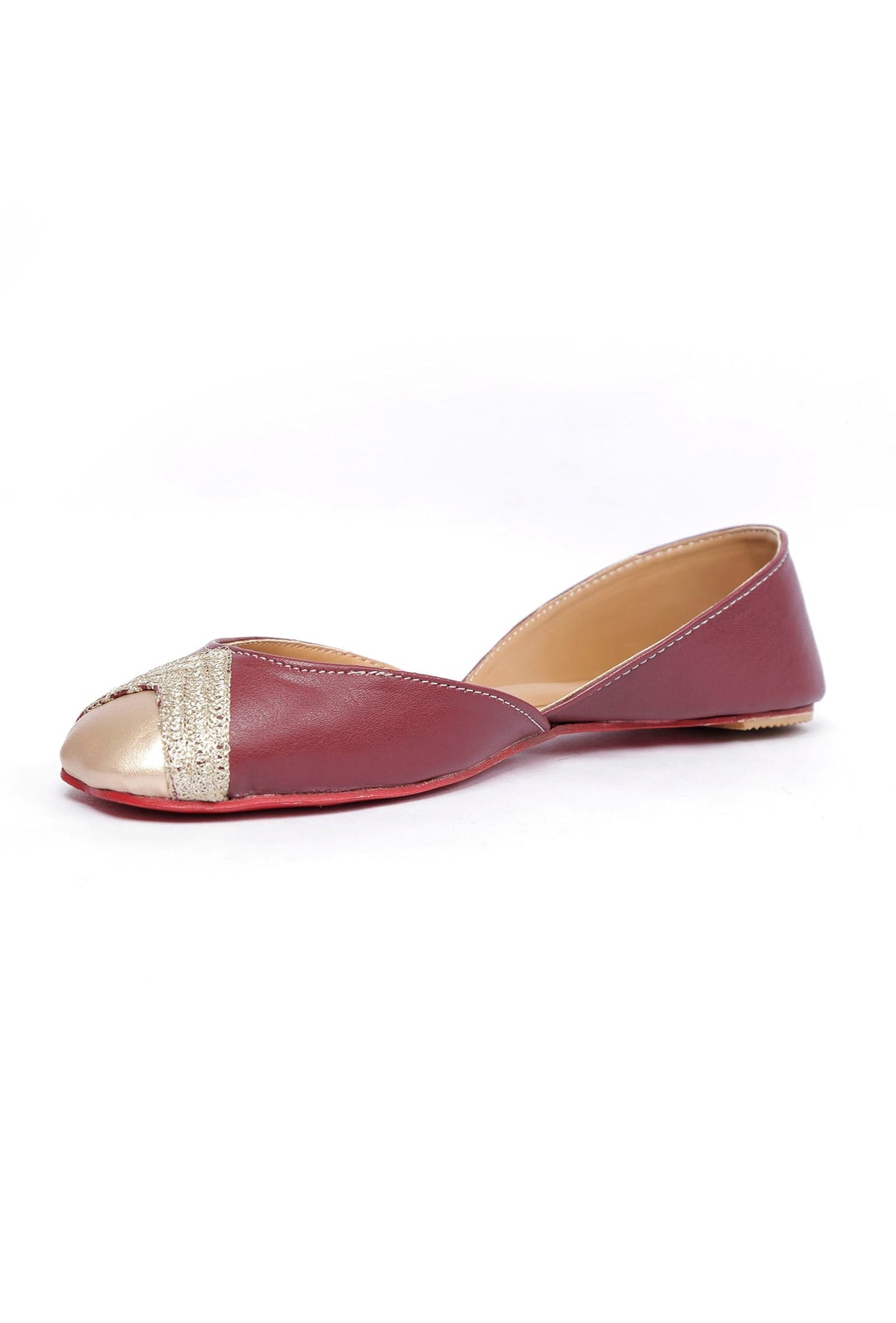 Caramel Red Embroidered Cruelty-Free Leather Juttis サイズ EU41