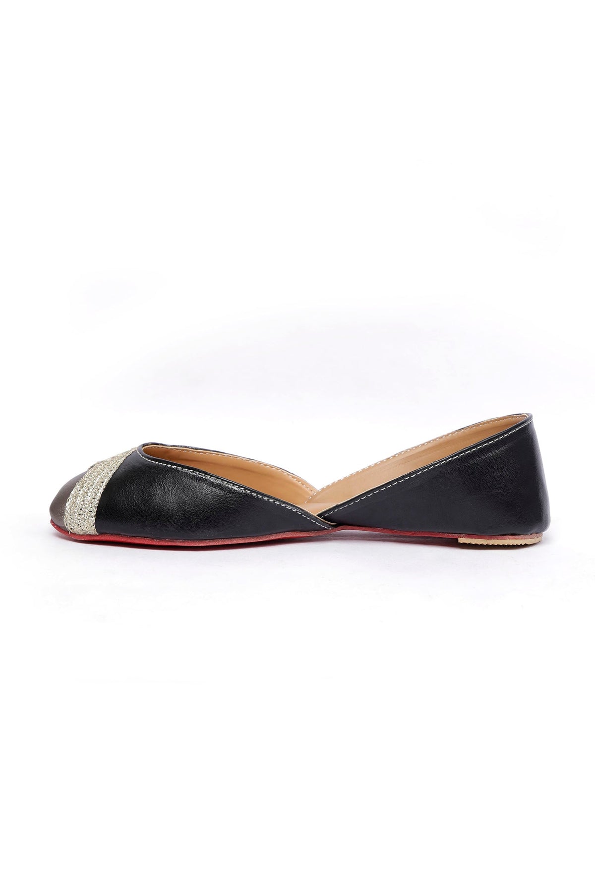 Black Embroidered Cruelty-Free Leather Juttis サイズ EU38