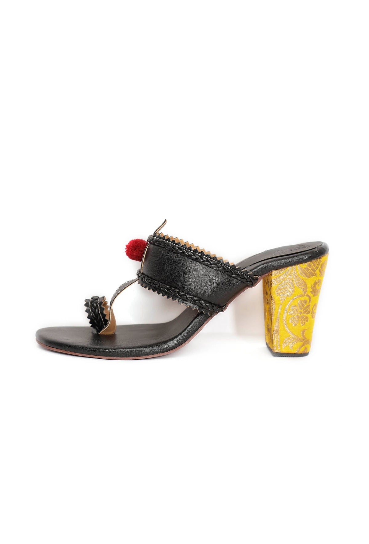 Charcoal Black with Yellow Brocade Kolhapuri Inspired Heels サイズ EU38