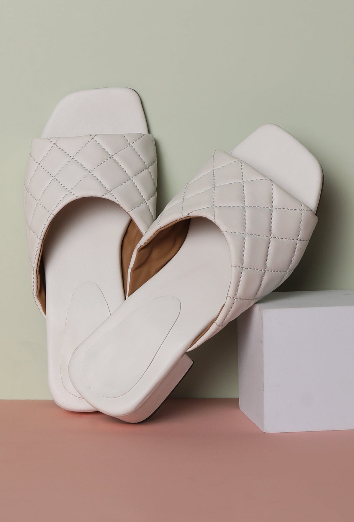 White Cushioned Cruelty Free Leather Heels サイズ EU42