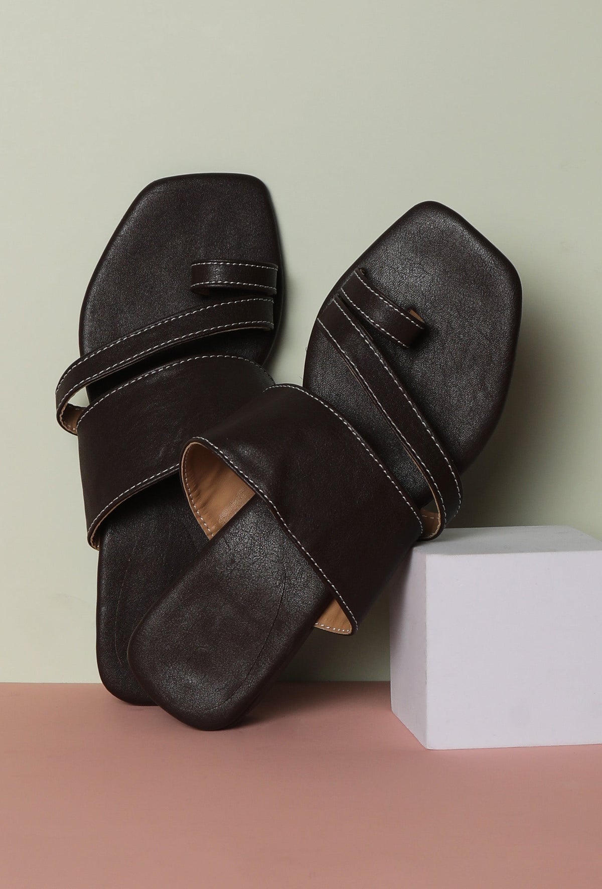 Umber Brown Cruelty Free Leather Strap Heels サイズ EU36