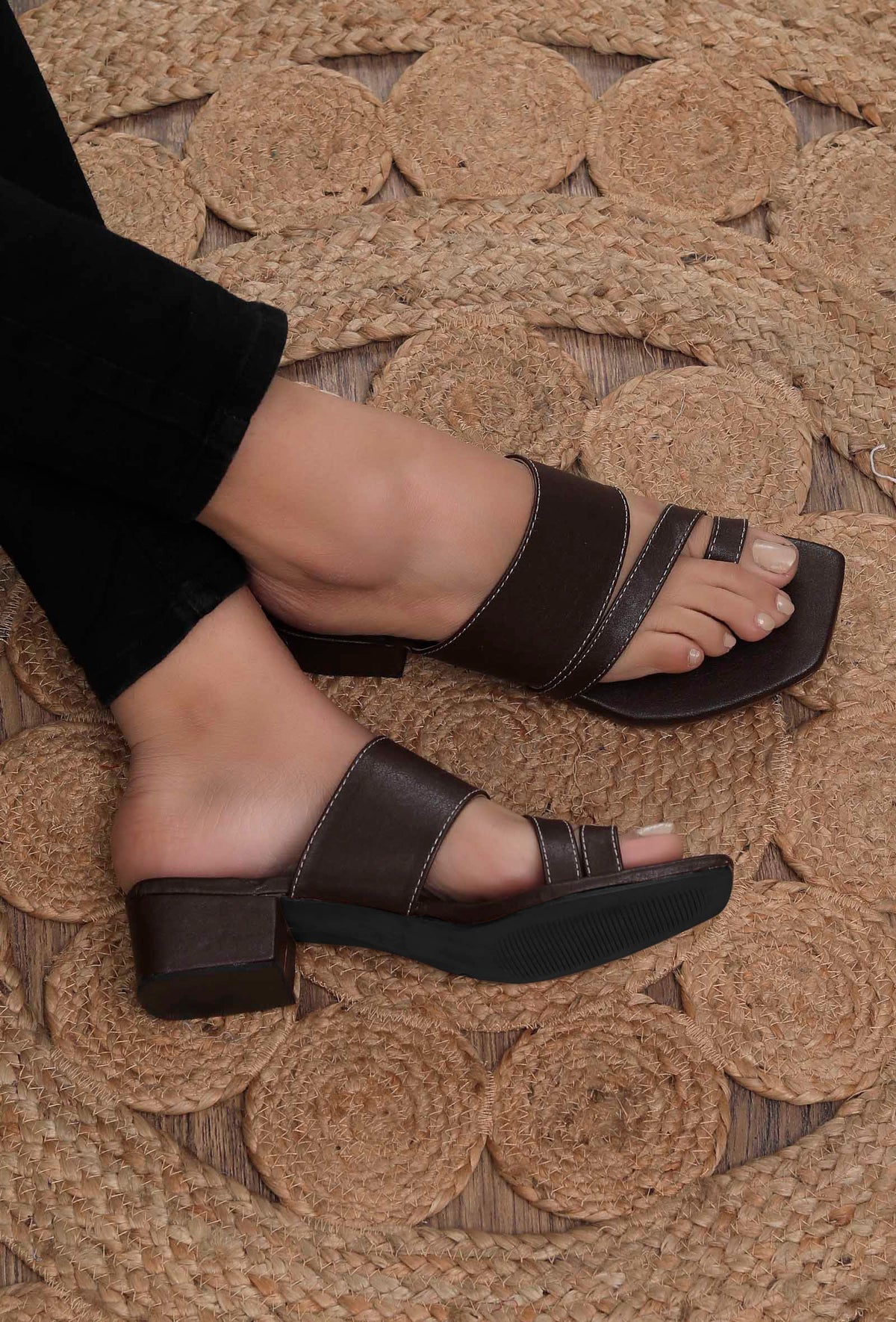 Umber Brown Cruelty Free Leather Strap Heels サイズ EU35