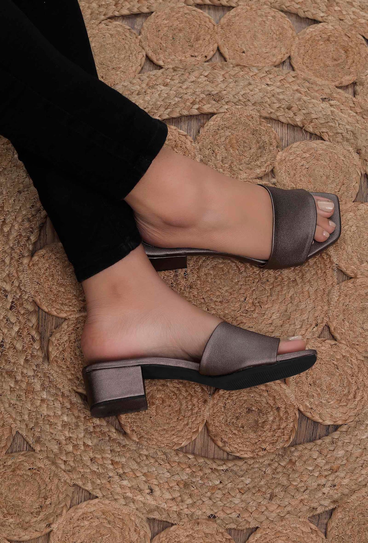 Strappy Grey Cruelty Free Leather Heels サイズ EU35