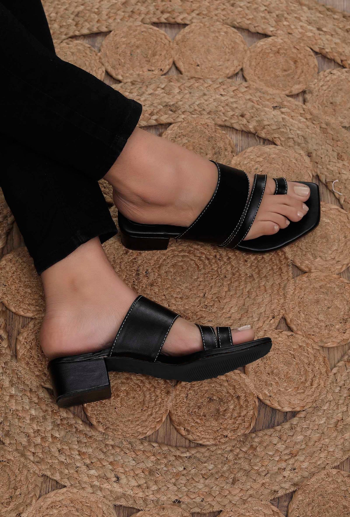 Onyx Black Cruelty-Free Leather Block Heels サイズ EU36