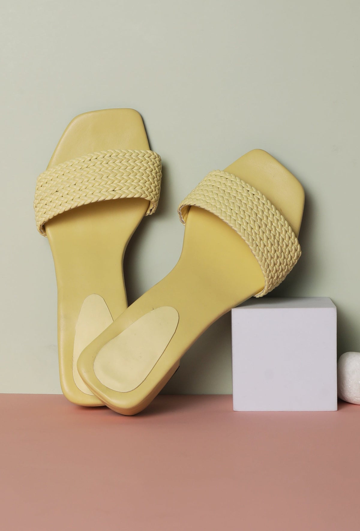 Lemon Yellow Braided Cruelty Free Leather Heels サイズ EU38