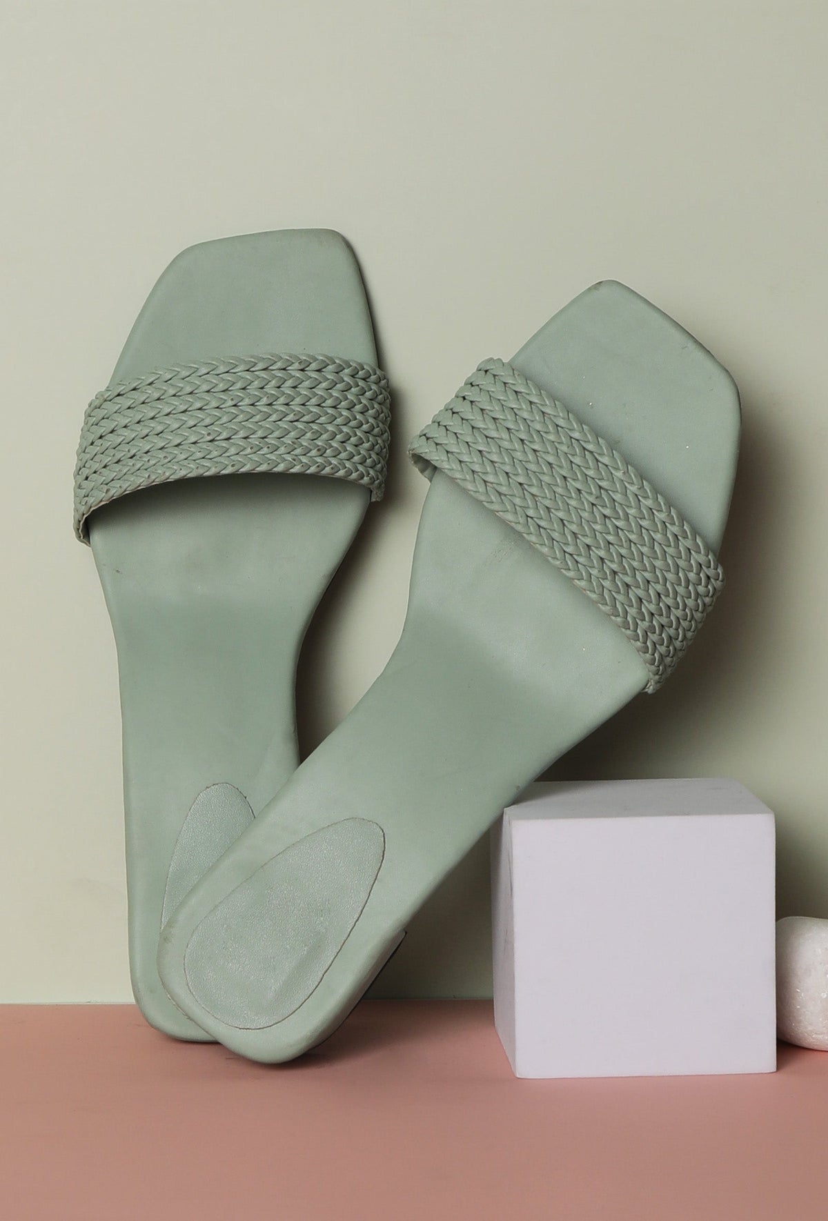 Teal Mint Cruelty Free Leather Heels サイズ EU37