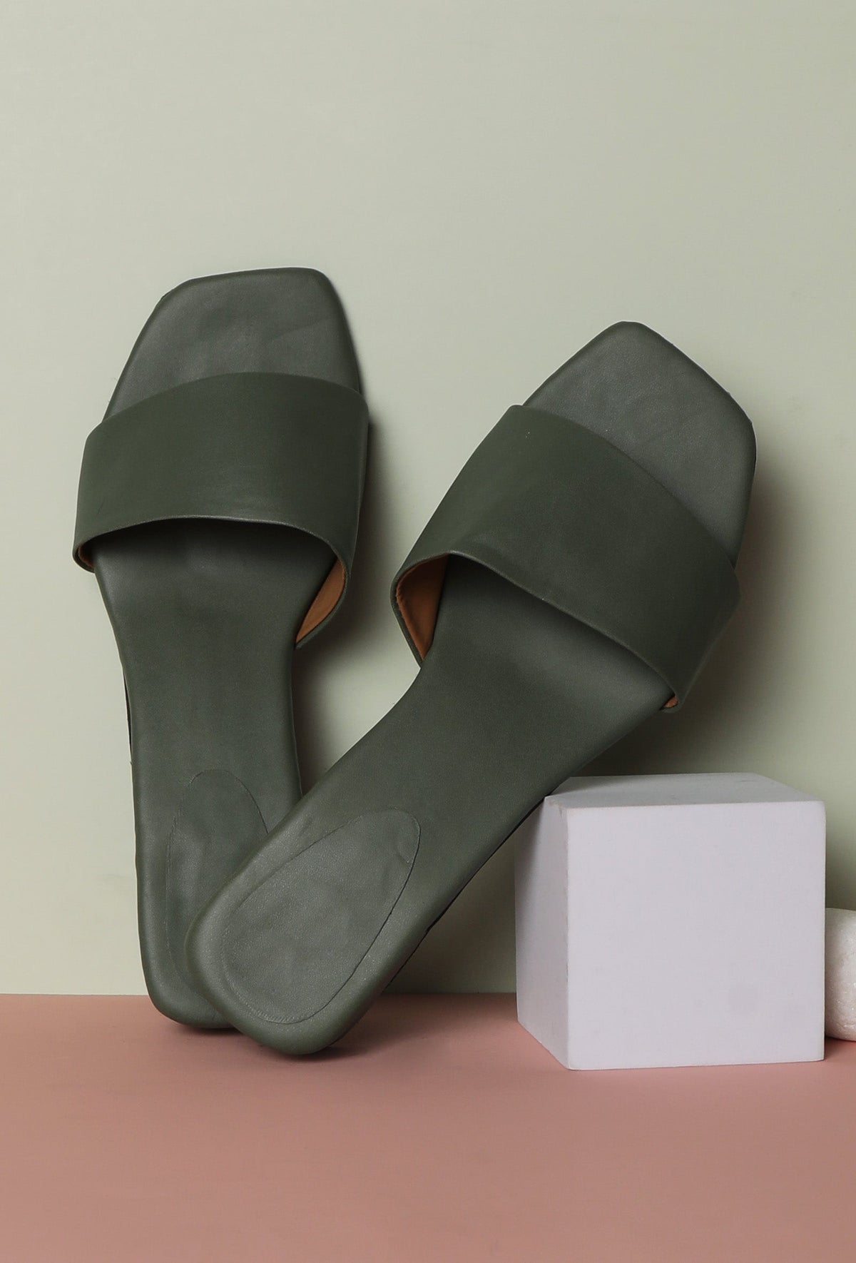 Sage Green Cruelty Free Leather Heels サイズ EU38