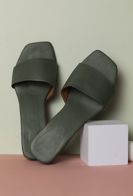 Sage Green Cruelty Free Leather Heels サイズ EU38