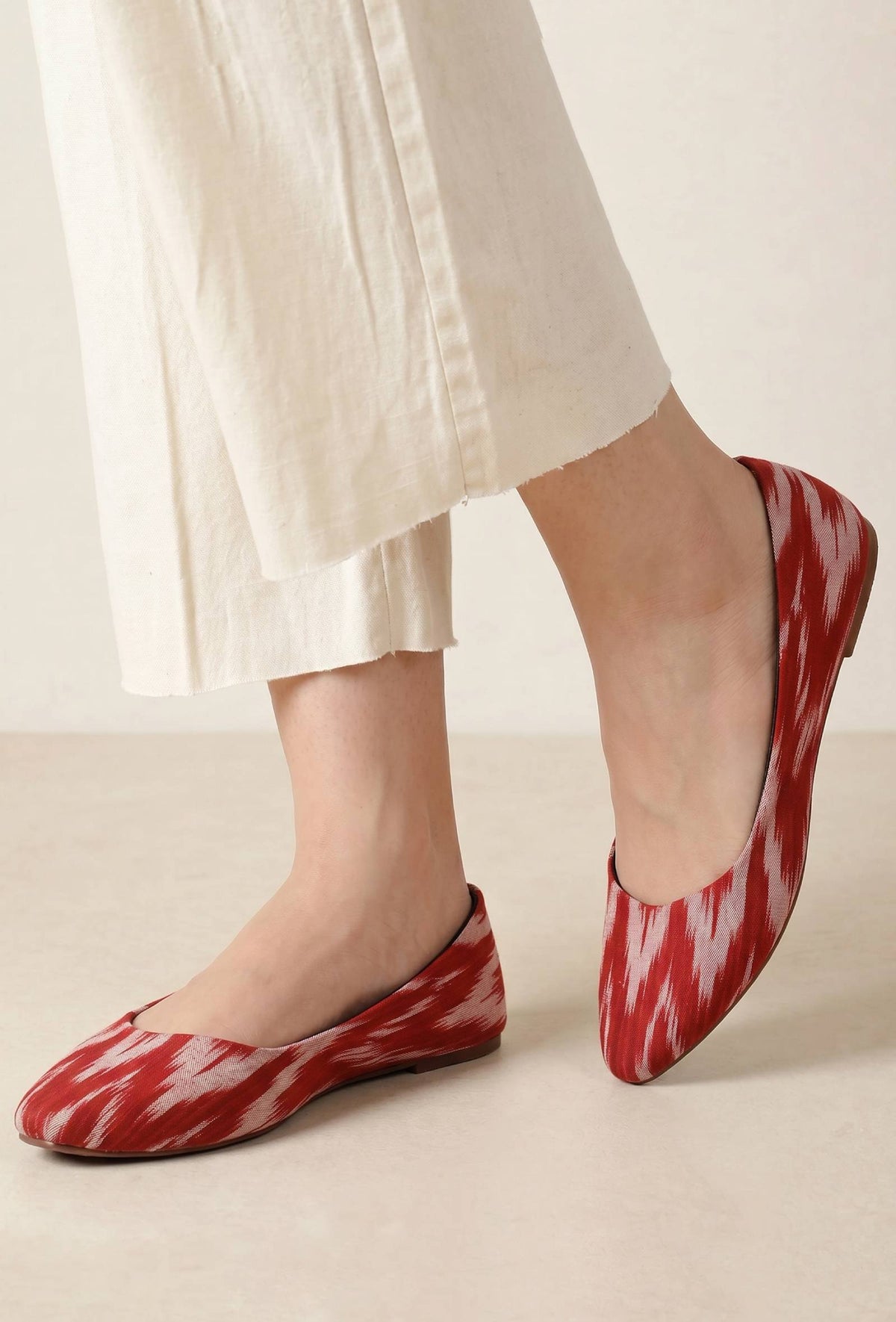 Maroon Ikkat Cruelty Free Leather Flat Ballerinas サイズ EU38