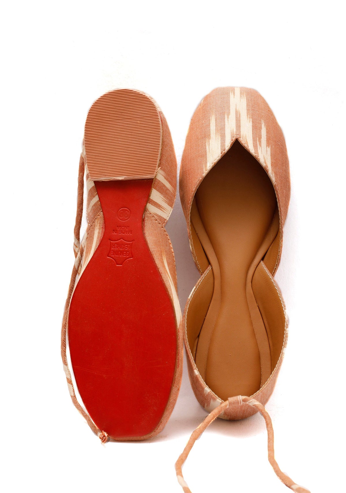 Peach Ikkat Cruelty Free Leather Juttis サイズ EU35