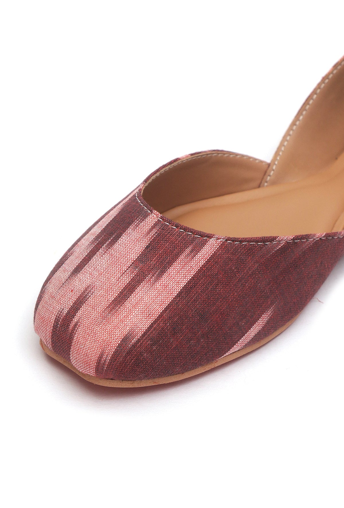 Maroon Ikkat Cruelty Free Leather Juttis サイズ EU36