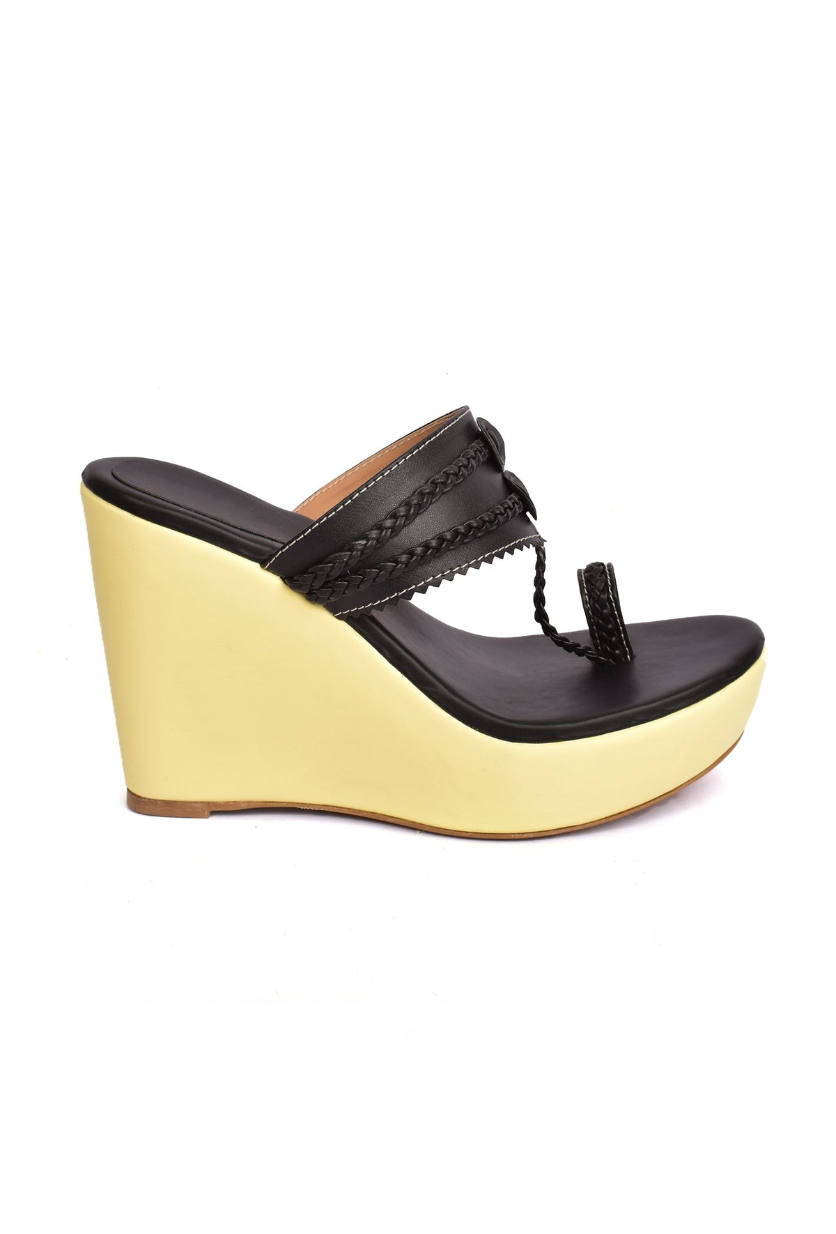 Cream and Black Vegan Leather Kolhapuri Wedges サイズ EU38