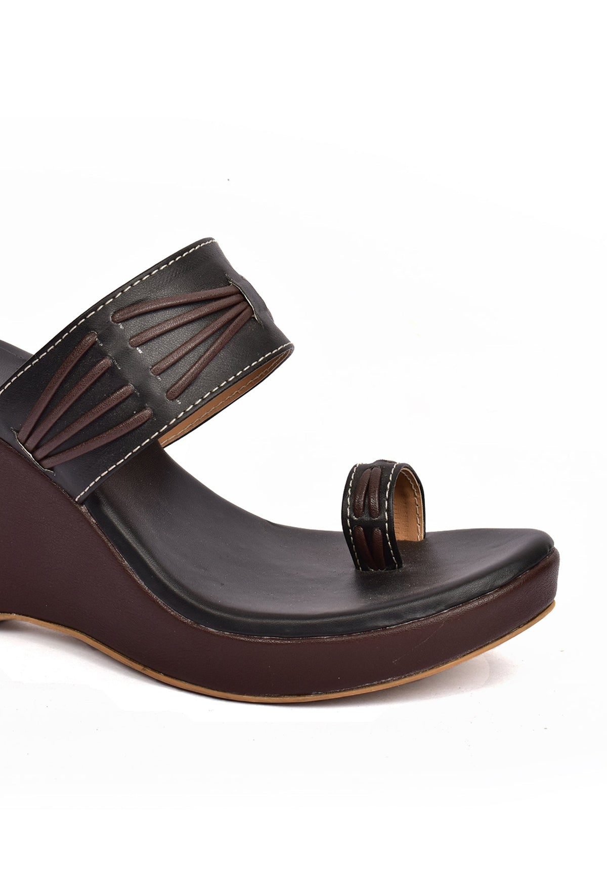 Coco Brown Vegan Leather Kolhapuri Wedges サイズ EU35