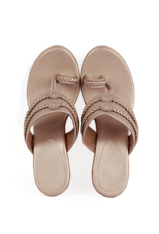 Shiny Golden Vegan Leather Kolhapuri Wedges サイズ EU38