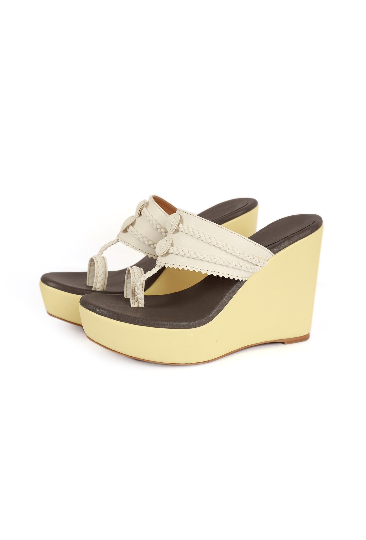 Cream and White Vegan Leather Kolhapuri Wedges サイズ EU38