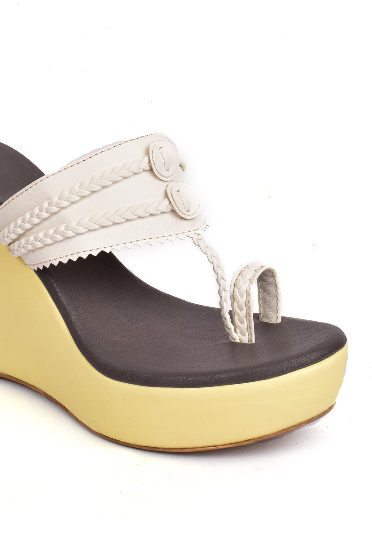 Cream and White Vegan Leather Kolhapuri Wedges サイズ EU37