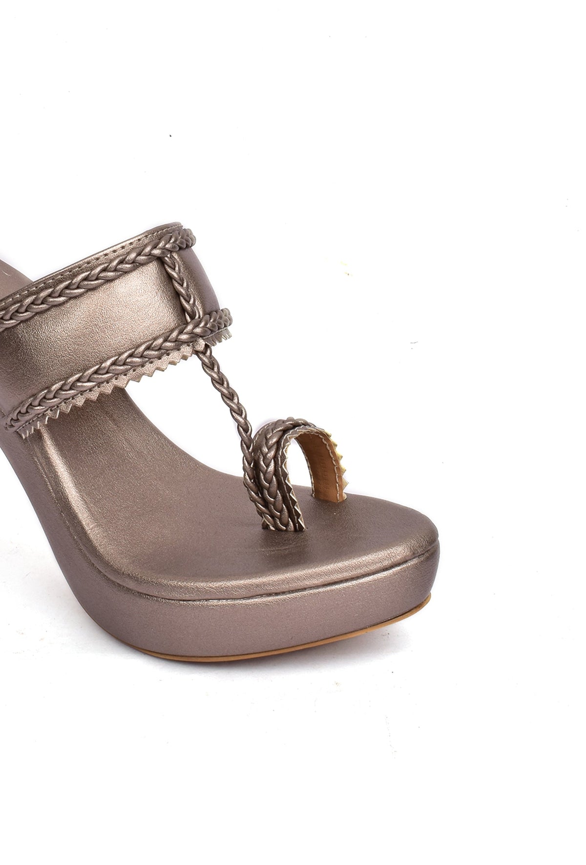Silver Tan Vegan Leather Kolhapuri Heels サイズ EU37