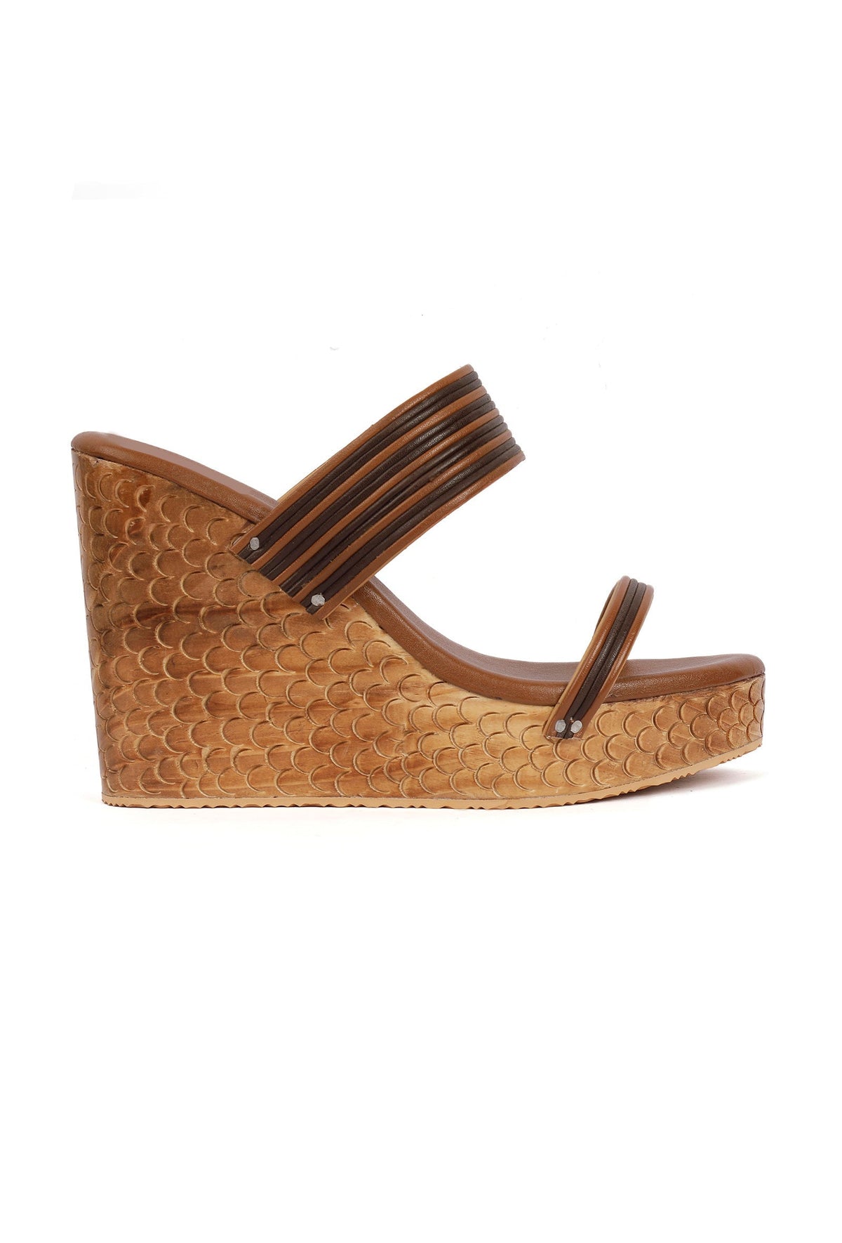 Penny Brown Wooden Carved Textured Platform Wedges サイズ EU42