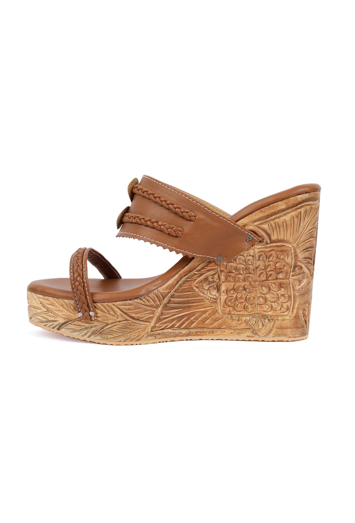 Caramel Brown Wooden Carved Braided & Textured Wedges サイズ EU36