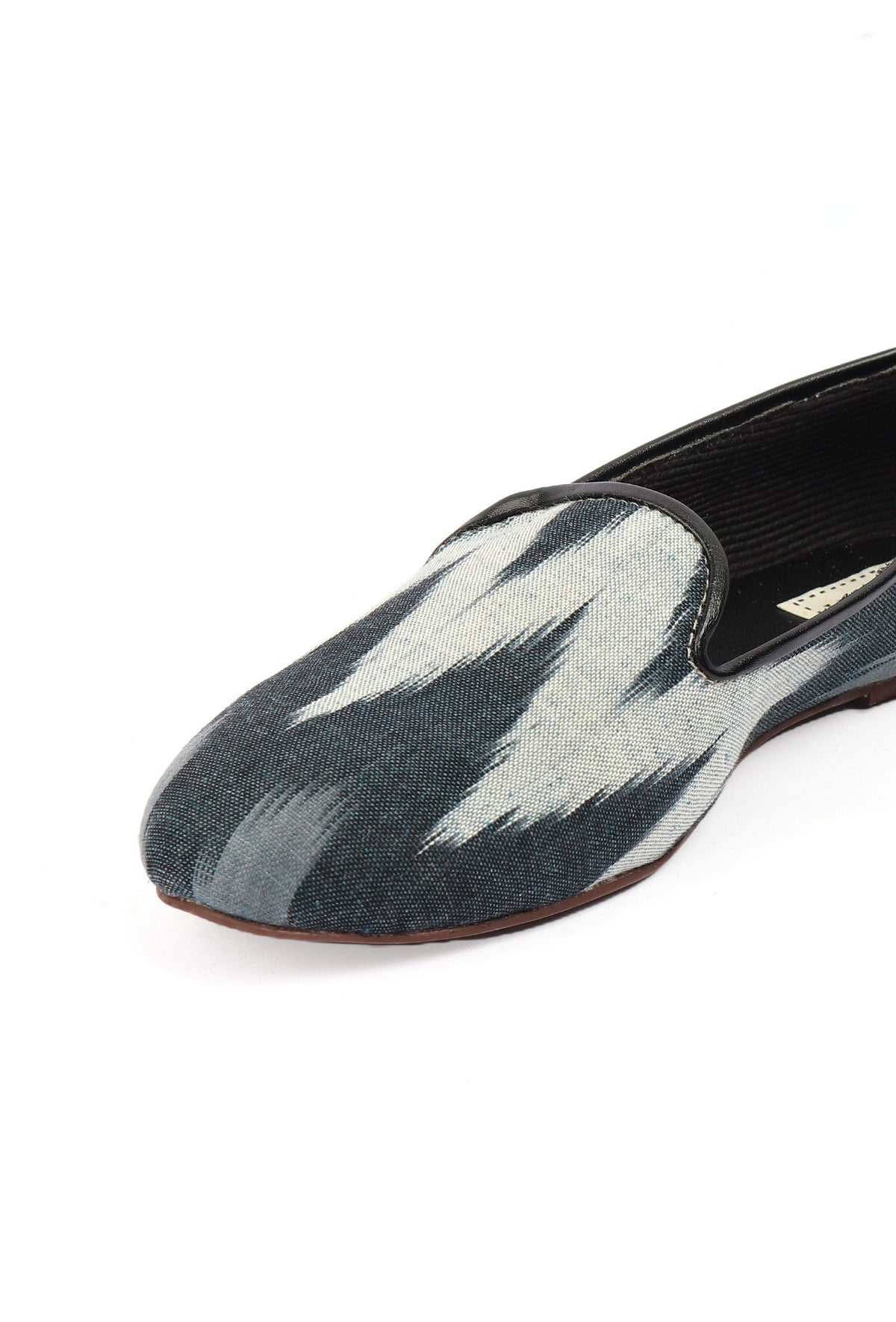 Black & Grey Ikat Print Flat Cruelty Free Leather Ballerinas サイズ EU38