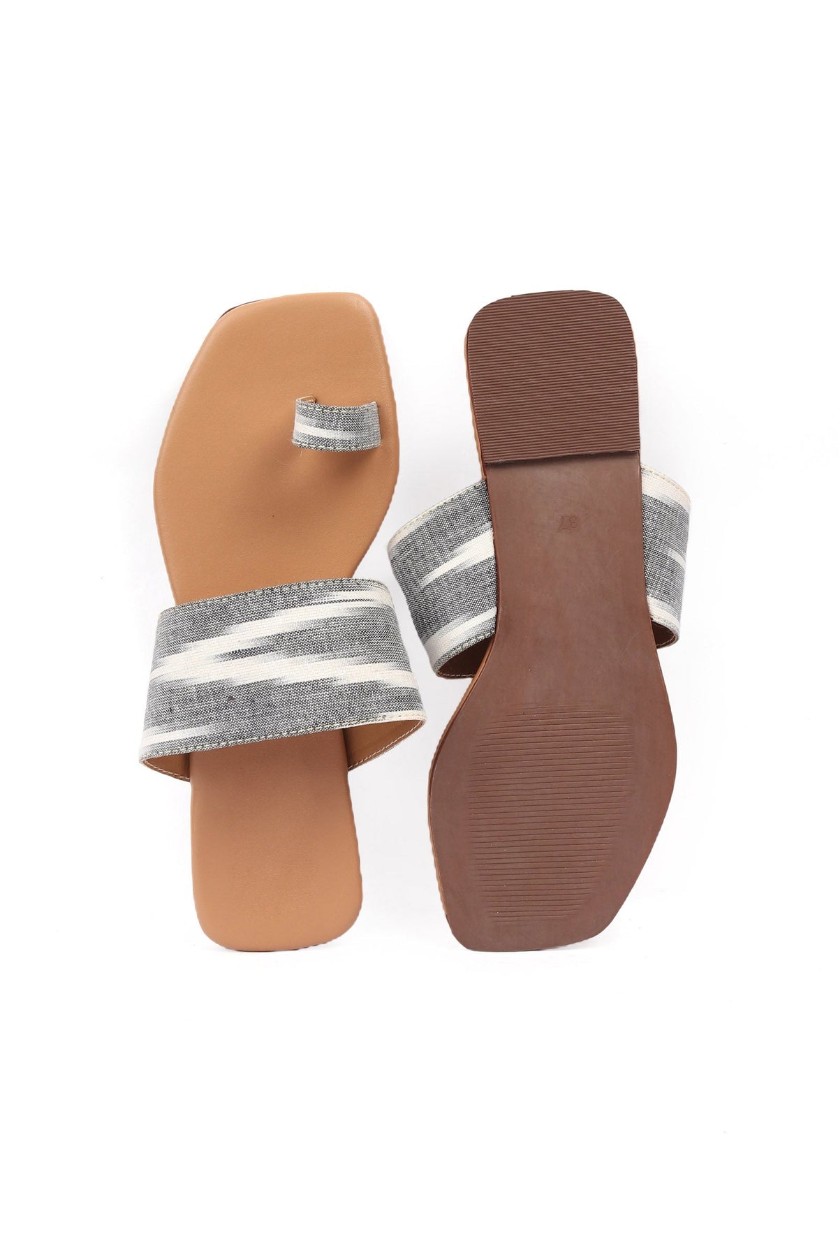 Grey, White & Tawny Brown Ikat One Toe Cruelty Free Leather Flats サイズ EU38